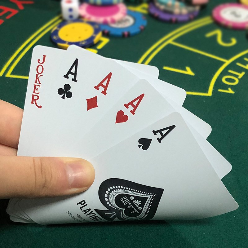 2pcs Poker Cards Plastic 100%  - Board Game Viral recension och pris